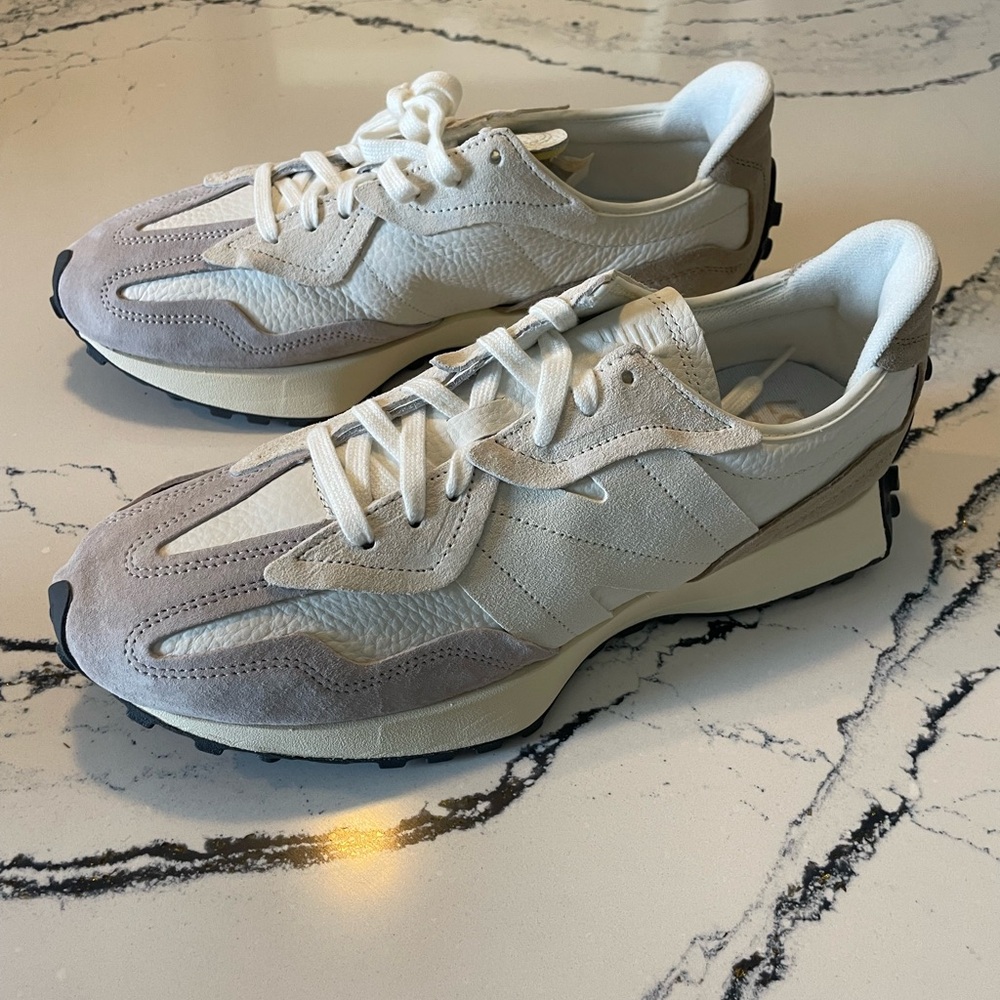 New Balance 327 V1